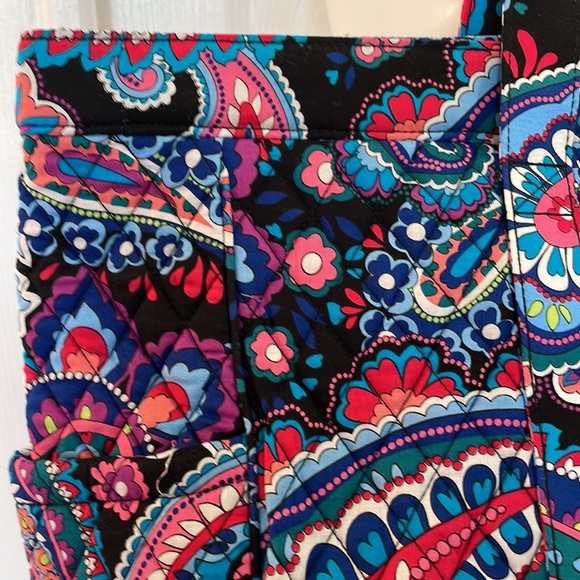 VERA BRADLEY EXTRA LARGE GET GOING BEACH TOTE HANDBAG Black Blue paisley Quilted - Picture 2 of 16
